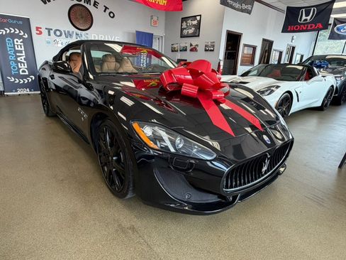 Used 2016 Maserati GranTurismo Sport RWD image 19