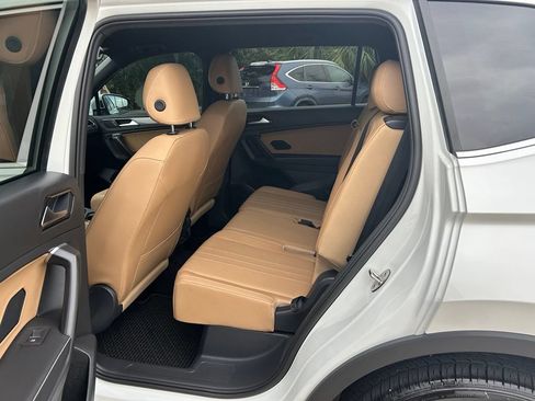Certified 2023 Volkswagen Tiguan SE FWD image 43