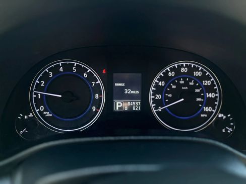 Used 2012 INFINITI G37 Journey w/ Premium Pkg image 19