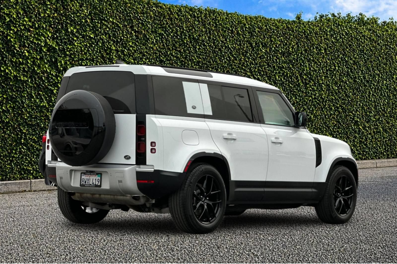 Used 2022 Land Rover Defender 110 SE AWD/4WD image 4