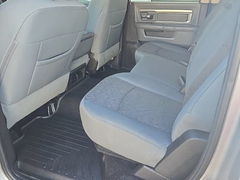 Used 2017 RAM 2500 Big Horn w/ Sport Appearance Group AWD/4WD image 28