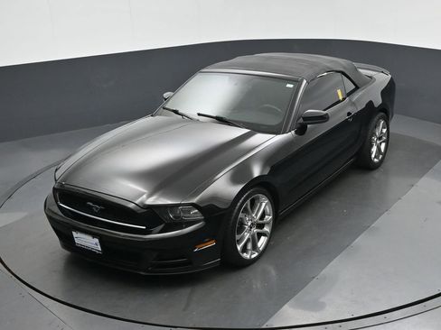 Used 2013 Ford Mustang Premium image 42