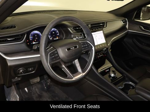 Used 2024 Jeep Grand Cherokee Limited w/ Luxury Tech Group II RWD image 25