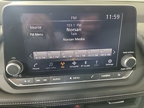 Used 2025 Nissan Rogue SV image 13