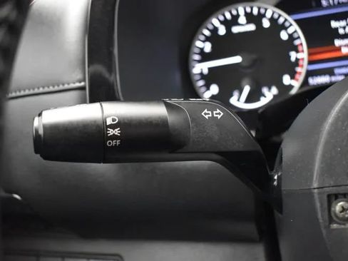 Used 2024 Nissan Pathfinder SV FWD image 25