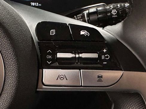 Used 2025 Hyundai Elantra Limited w/ Cargo Package FWD image 27