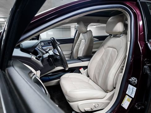 Used 2018 Lincoln MKZ Reserve w/ Luxury Package image 21