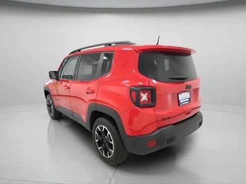 Used 2023 Jeep Renegade Latitude AWD/4WD image 5