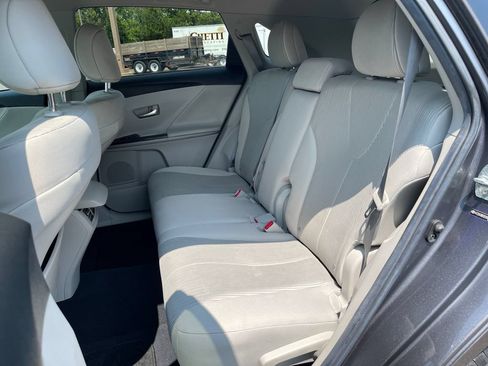 Used 2014 Toyota Venza LE FWD image 16