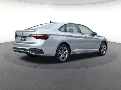 Used 2024 Volkswagen Jetta SE image 24