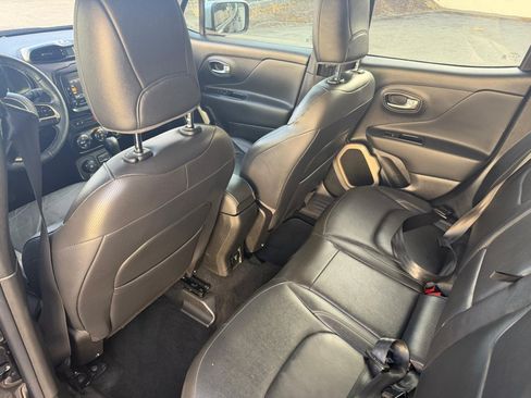 Used 2016 Jeep Renegade Limited AWD/4WD image 11