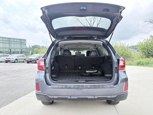 Used 2017 Subaru Outback 2.5i Limited AWD/4WD image 8