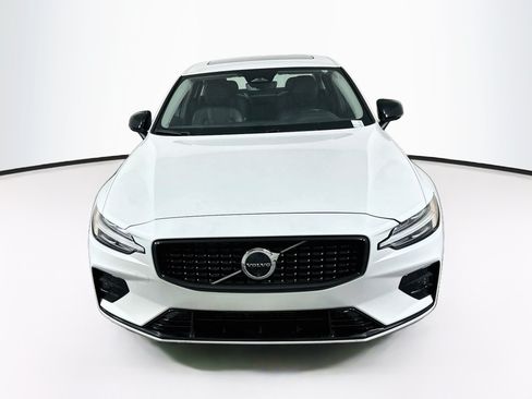Used 2024 Volvo S60 B5 Plus FWD image 2