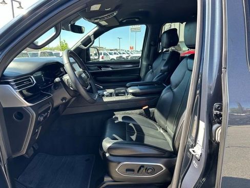Used 2023 Jeep Wagoneer 4WD w/ Convenience Group I image 22