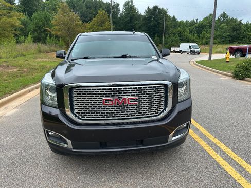 Used 2015 GMC Yukon Denali w/ Touring Package AWD/4WD image 2