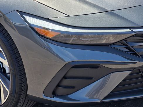 New 2025 Hyundai Elantra Sport image 4