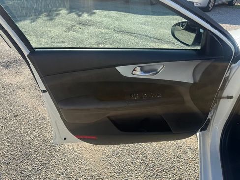 Used 2023 Kia Forte LXS w/ LXS Technology Package FWD image 12