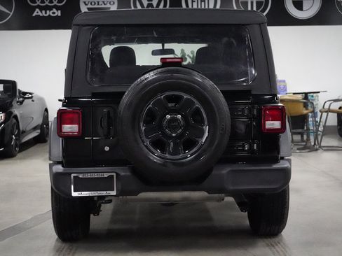 Used 2020 Jeep Wrangler Sport AWD/4WD image 4