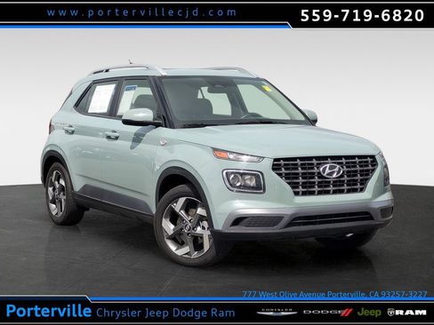 Used 2025 Hyundai Venue SEL FWD image 1