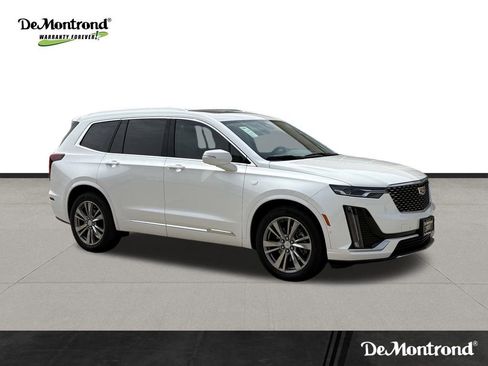 Used 2024 Cadillac XT6 Premium Luxury w/ Technology Package FWD image 3