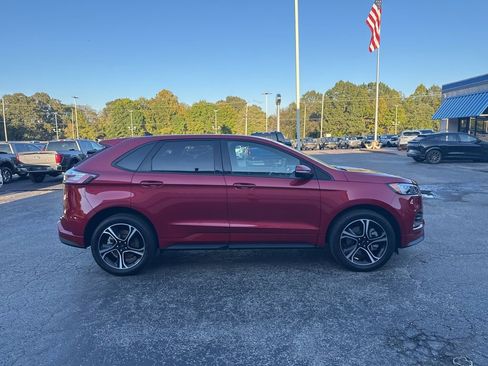 Used 2024 Ford Edge ST image 2