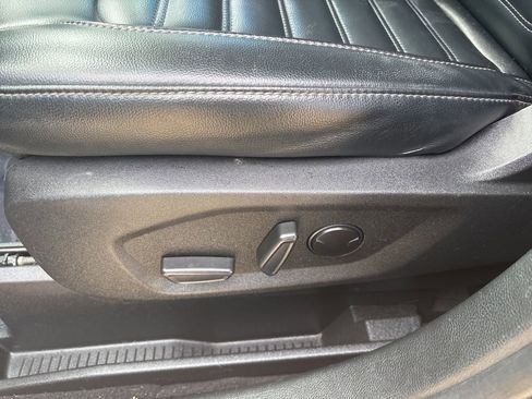 Used 2023 Ford Edge SEL image 22