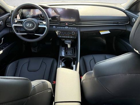 New 2025 Hyundai Elantra Limited image 10