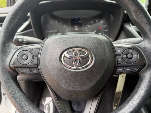 Used 2024 Toyota Corolla LE FWD image 20