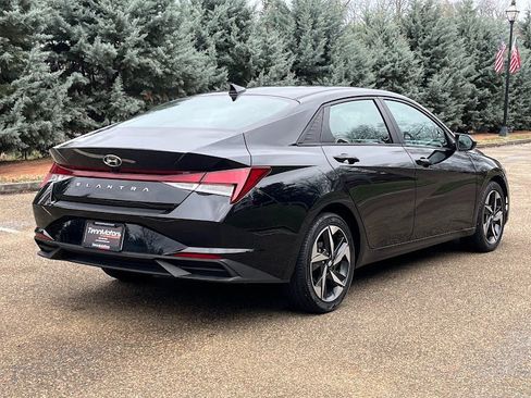 Used 2023 Hyundai Elantra SEL w/ Convenience Package image 22