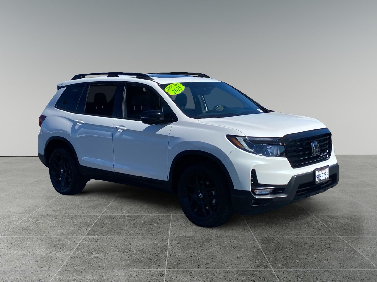 Used 2025 Honda Passport Black Edition image 7