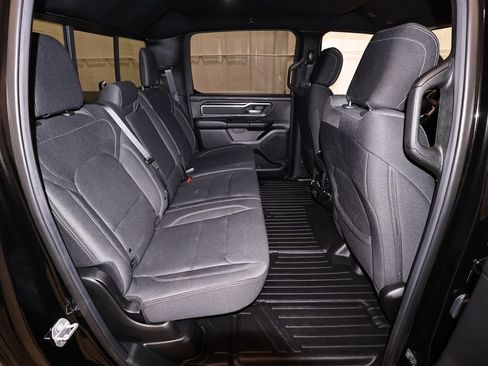 Used 2019 RAM 1500 Big Horn AWD/4WD image 18