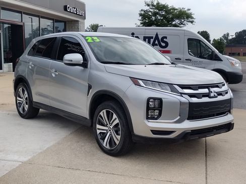 Used 2023 Mitsubishi Outlander Sport SE AWD/4WD image 3