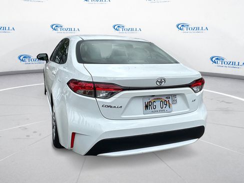 Used 2022 Toyota Corolla LE FWD image 3