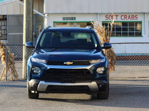 Used 2021 Chevrolet TrailBlazer LT w/ Convenience Package image 2