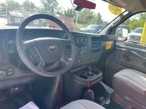 Used 2015 Chevrolet Express 2500 RWD image 22