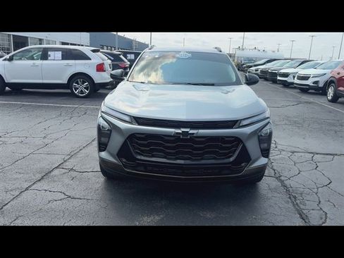Used 2025 Chevrolet Trax ACTIV w/ Driver Confidence Package FWD image 3