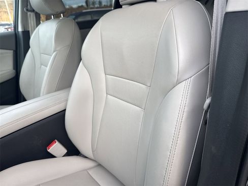 Used 2023 Nissan Rogue SL w/ SL Premium Package image 9