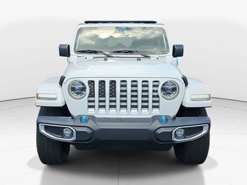Used 2022 Jeep Wrangler Unlimited Sahara w/ Cold Weather Group AWD/4WD image 8