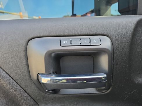 Used 2019 Chevrolet Silverado 2500 LTZ w/ Vortec Plus Package AWD/4WD image 17