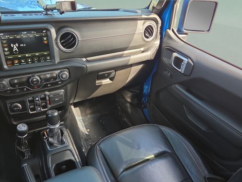 Used 2022 Jeep Wrangler Unlimited Sahara w/ LED Lighting Group AWD/4WD image 14