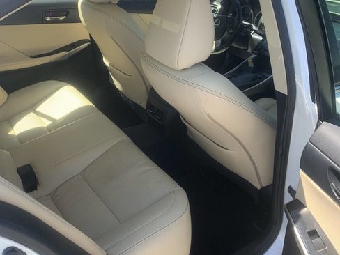 Used 2014 Lexus IS 350 Base 4dr Sedan w/ Navigation Package image 9