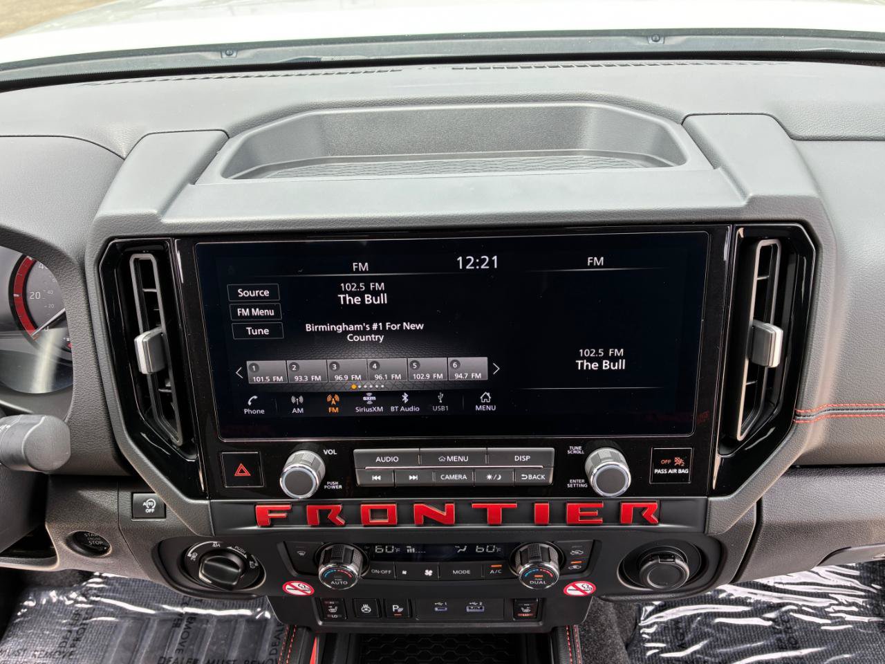 Used 2026 Nissan Frontier PRO-4X AWD/4WD image 18