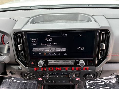 Used 2026 Nissan Frontier PRO-4X AWD/4WD image 18