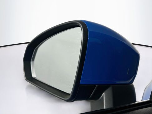 Used 2023 Volkswagen Taos SE w/ Panoramic Sunroof Package FWD image 16