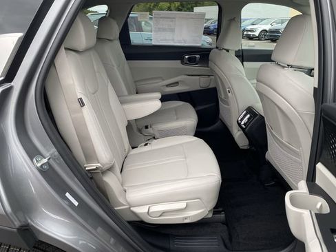 New 2025 Kia Sorento EX image 38