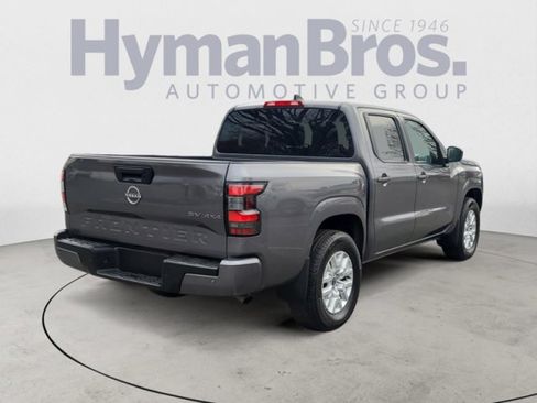 Used 2022 Nissan Frontier SV w/ Technology Package AWD/4WD image 3