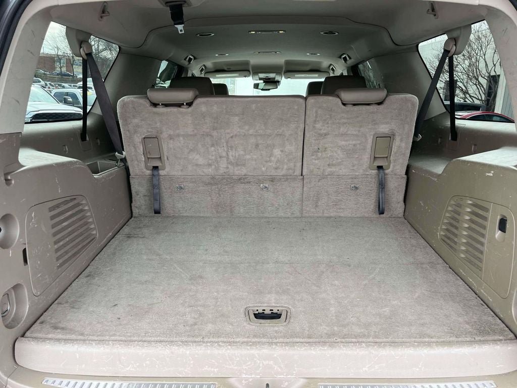 Used 2018 Chevrolet Suburban LT RWD image 18