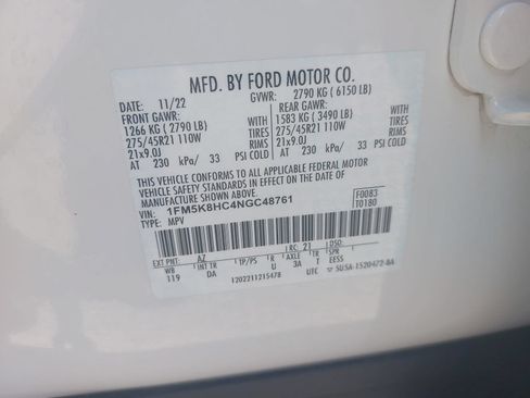 Used 2022 Ford Explorer Platinum w/ Equipment Group 601A AWD/4WD image 39