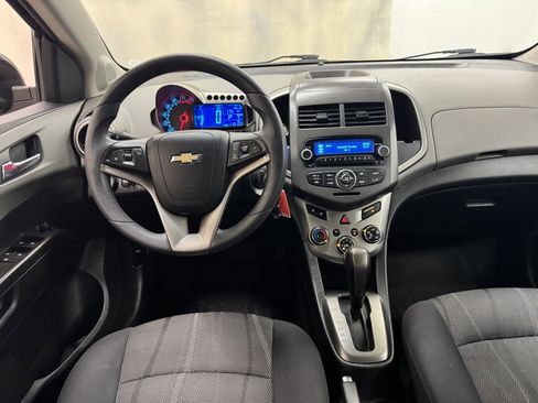 Used 2013 Chevrolet Sonic LT image 17