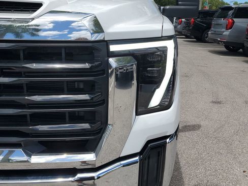 New 2025 GMC Sierra 3500 Pro w/ Convenience Package image 10